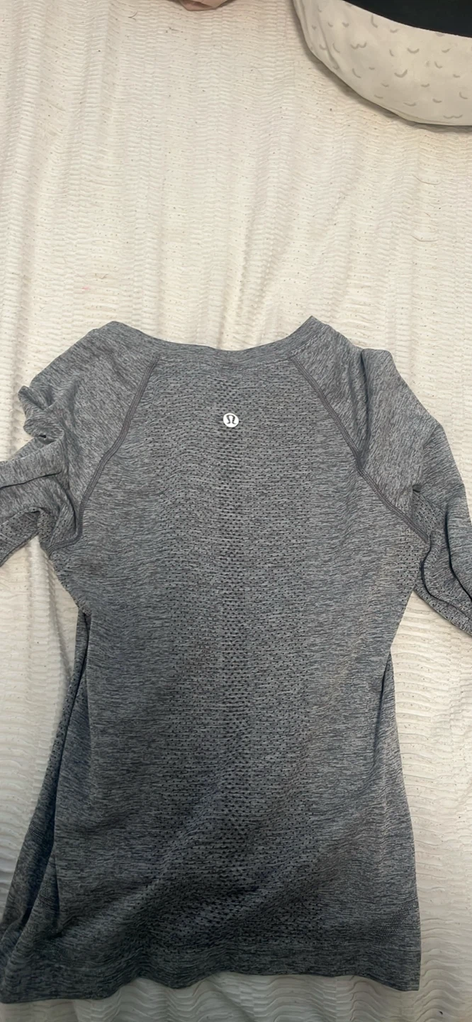 Lululemon Long Sleeve Athletic Top Grey - photo 2