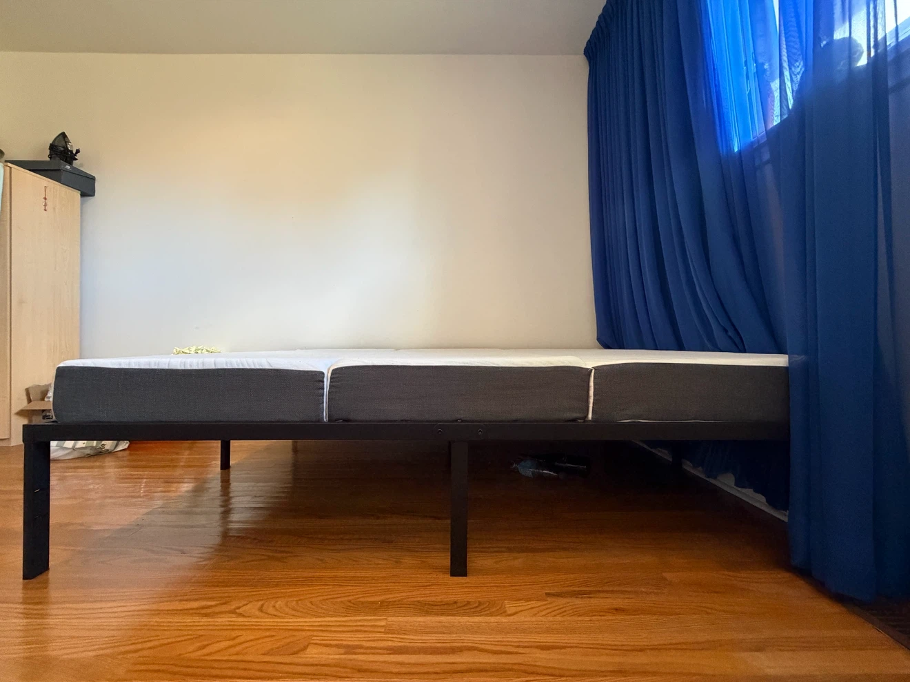 Queen Size Metal Bed Frame - photo 3