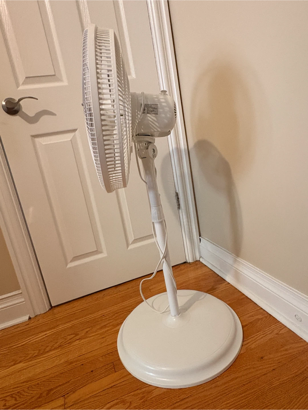 Utilitech White Pedestal Fan - photo 2