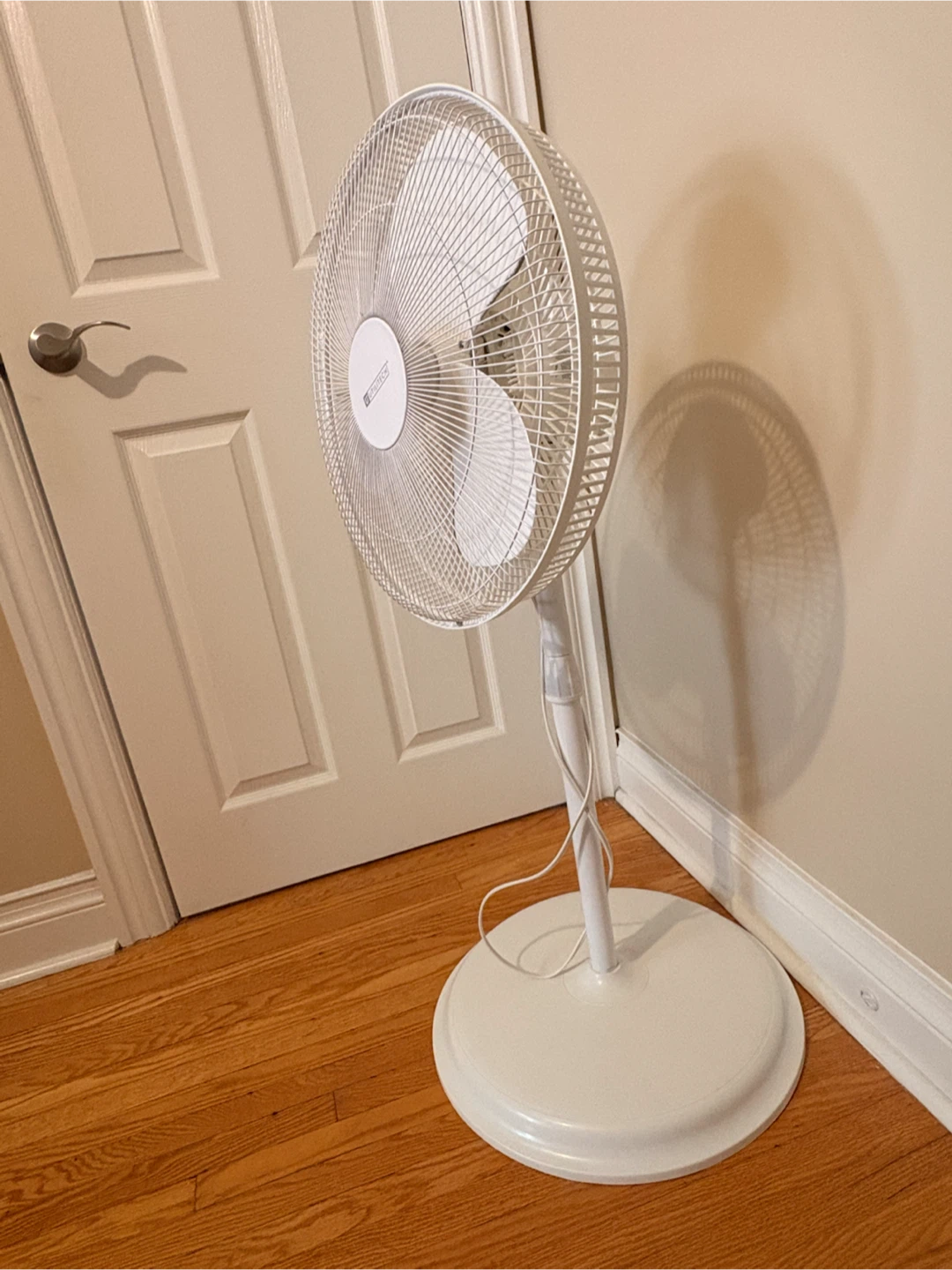 Utilitech White Pedestal Fan - photo 3