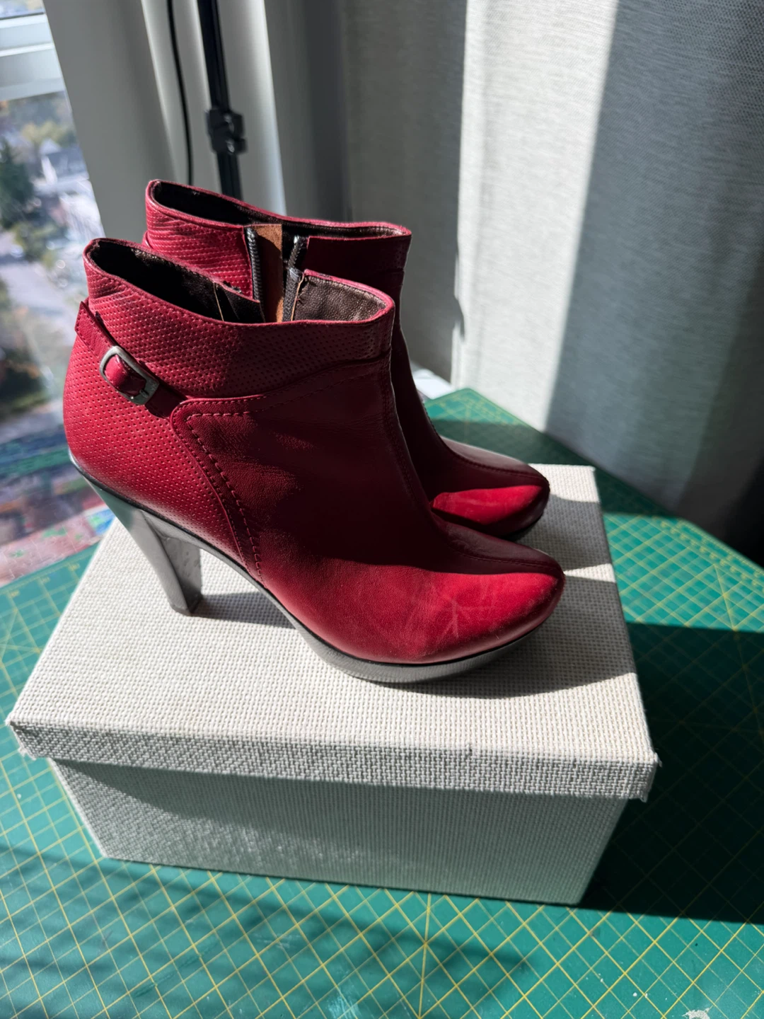 Red leather ankle boots - photo 2