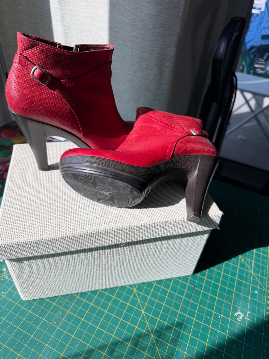 Red leather ankle boots - photo 3