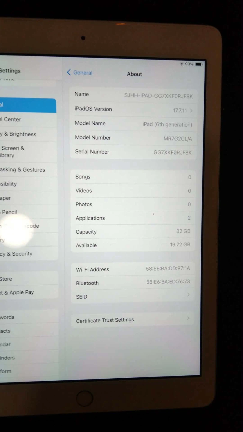 Apple iPad 6th Generation 32GB