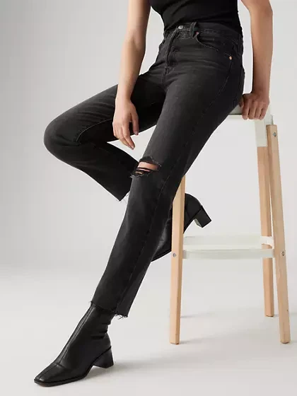 Levi’s Wedgie Straight Ankle Jeans Black Ripped – Size W25 - photo 2