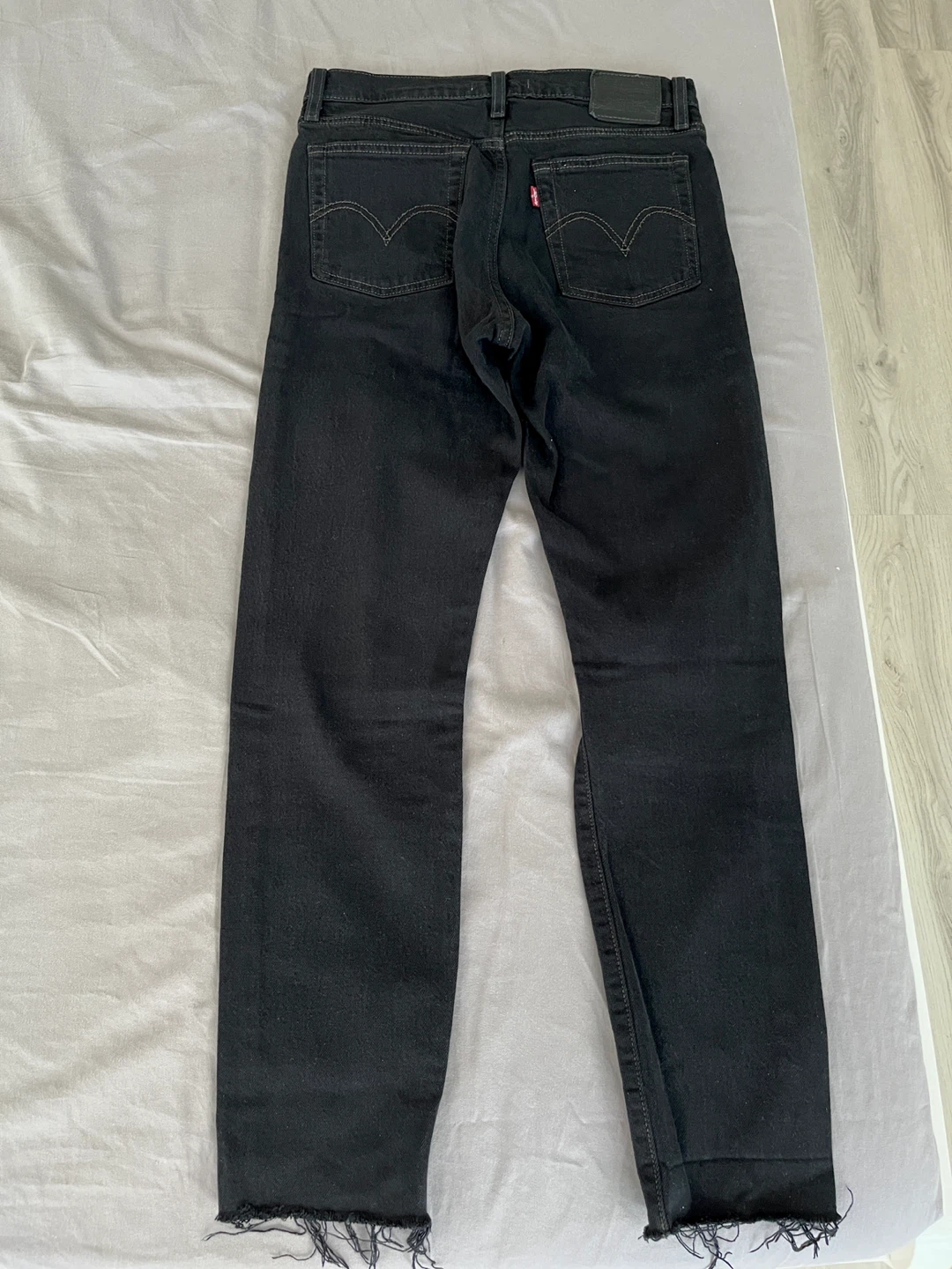 Levi’s Wedgie Straight Ankle Jeans Black Ripped – Size W25 - photo 5