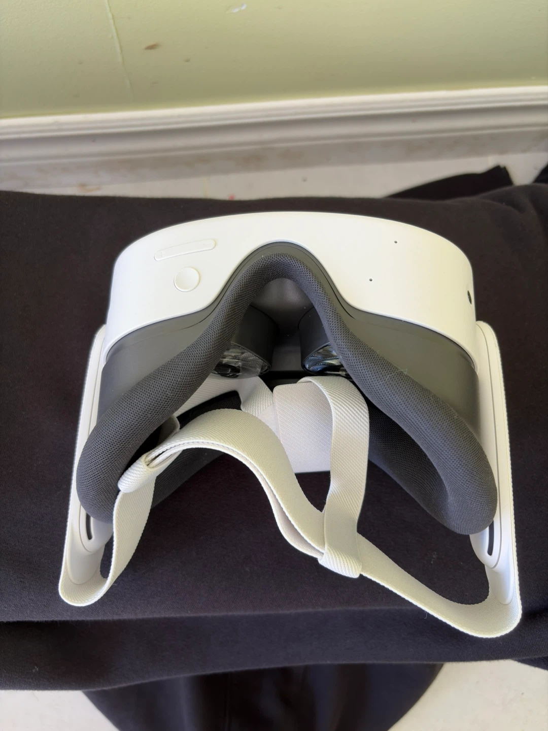 Meta Quest 3s with controllers (brand new price negotiable) - photo 5