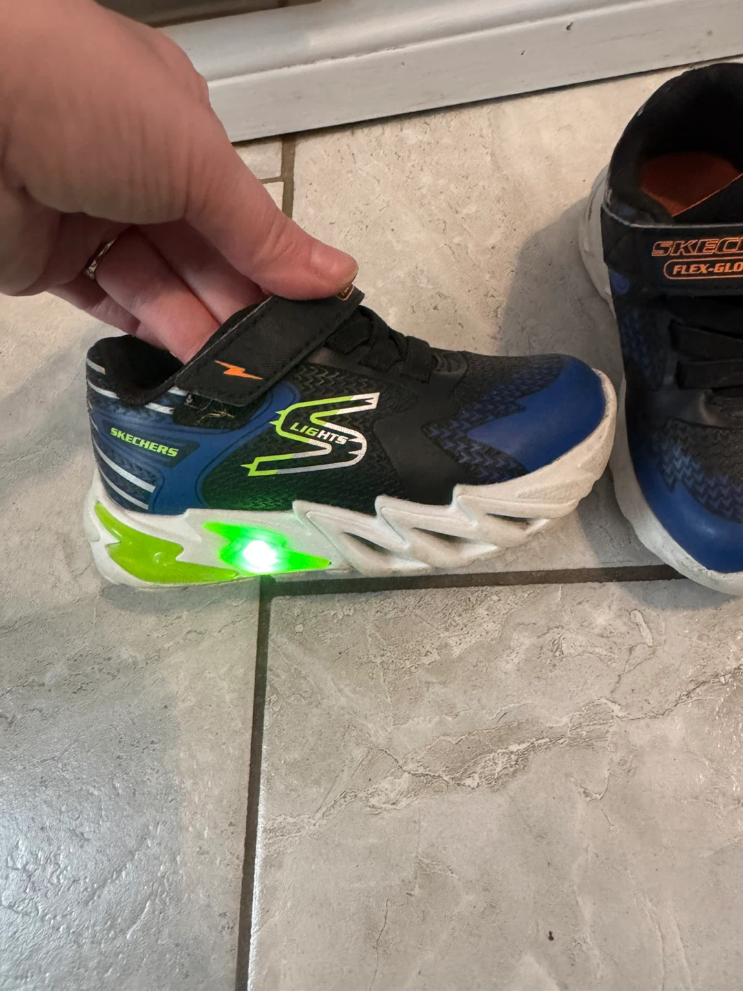 Toddler sneaker size 8