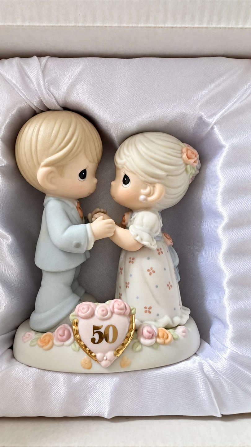 Precious Moments 50th Anniversary Figurine - photo 2