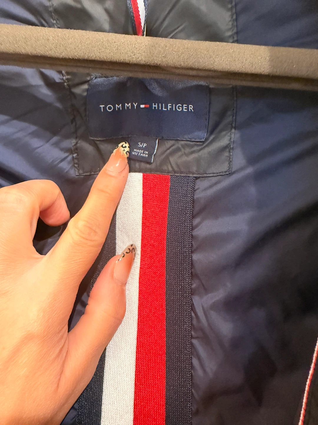 Tommy Hilfiger Puffer Jacket(Men’s Size Small) - photo 4