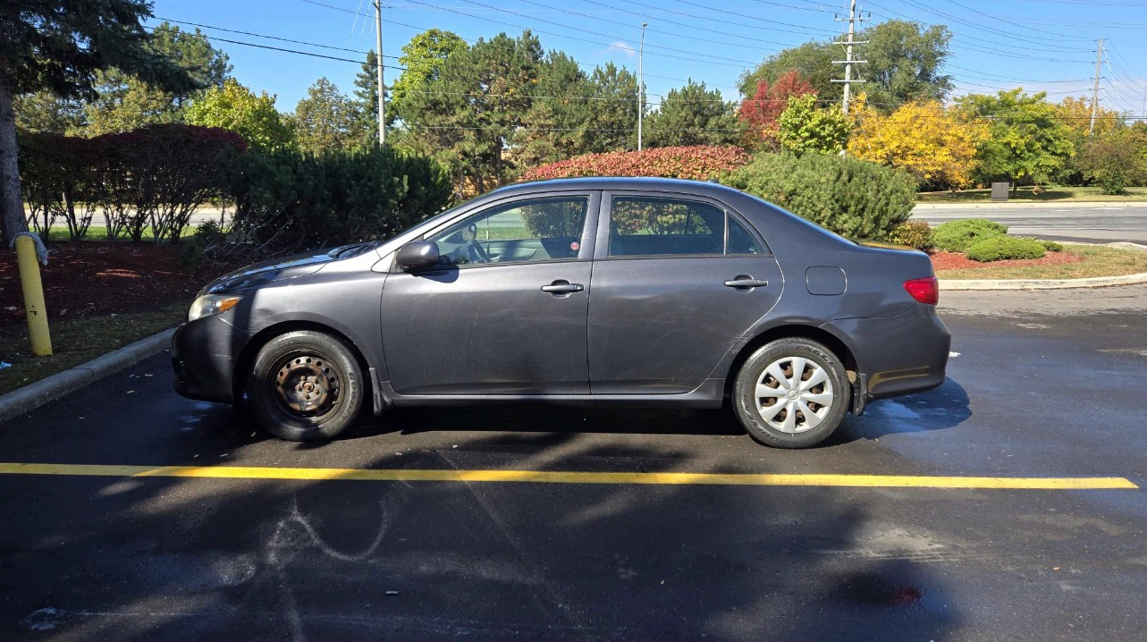 Toyota Corolla Sedan - photo 3