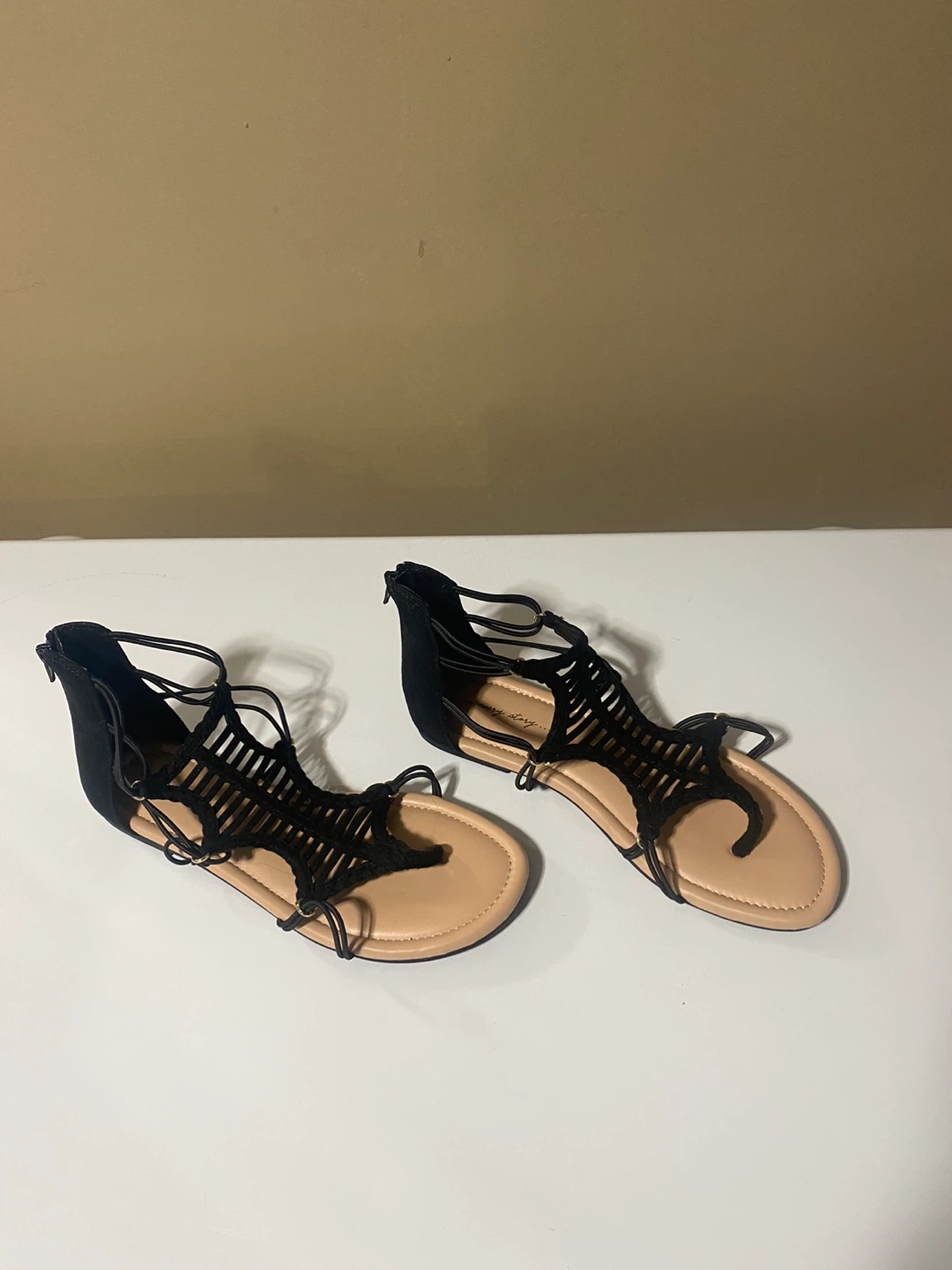 Brand new Women’s wide flat T strap sandals - photo 2