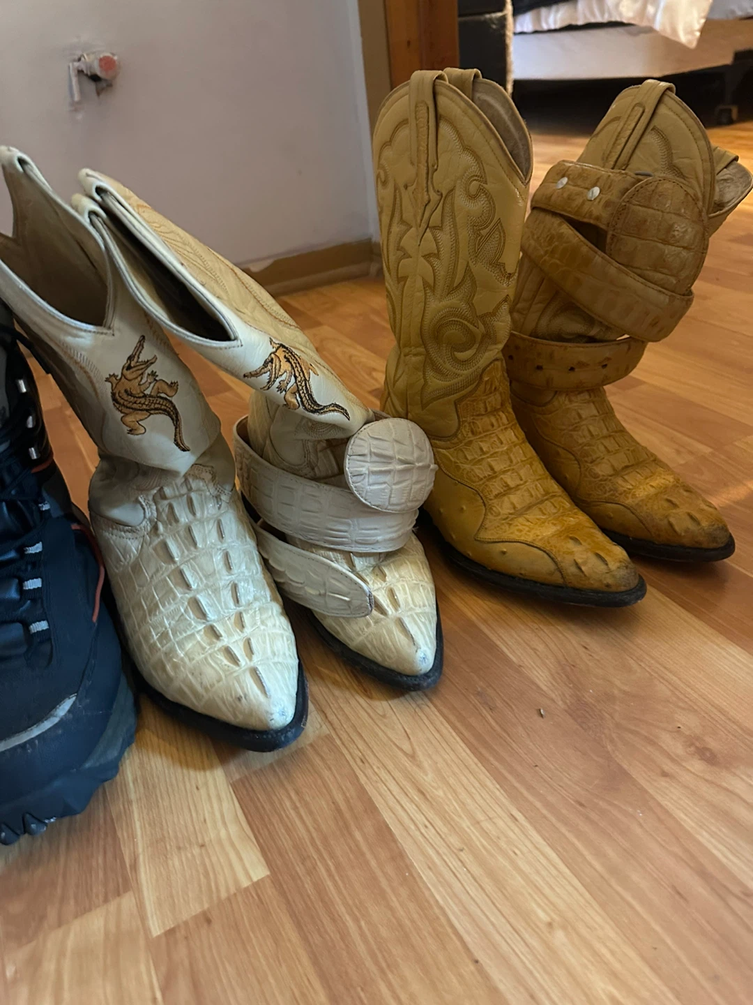 3 boots pairs for sale - photo 2