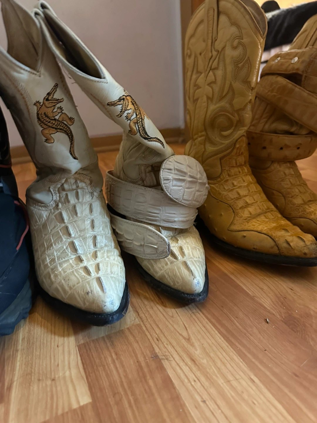 3 boots pairs for sale - photo 3