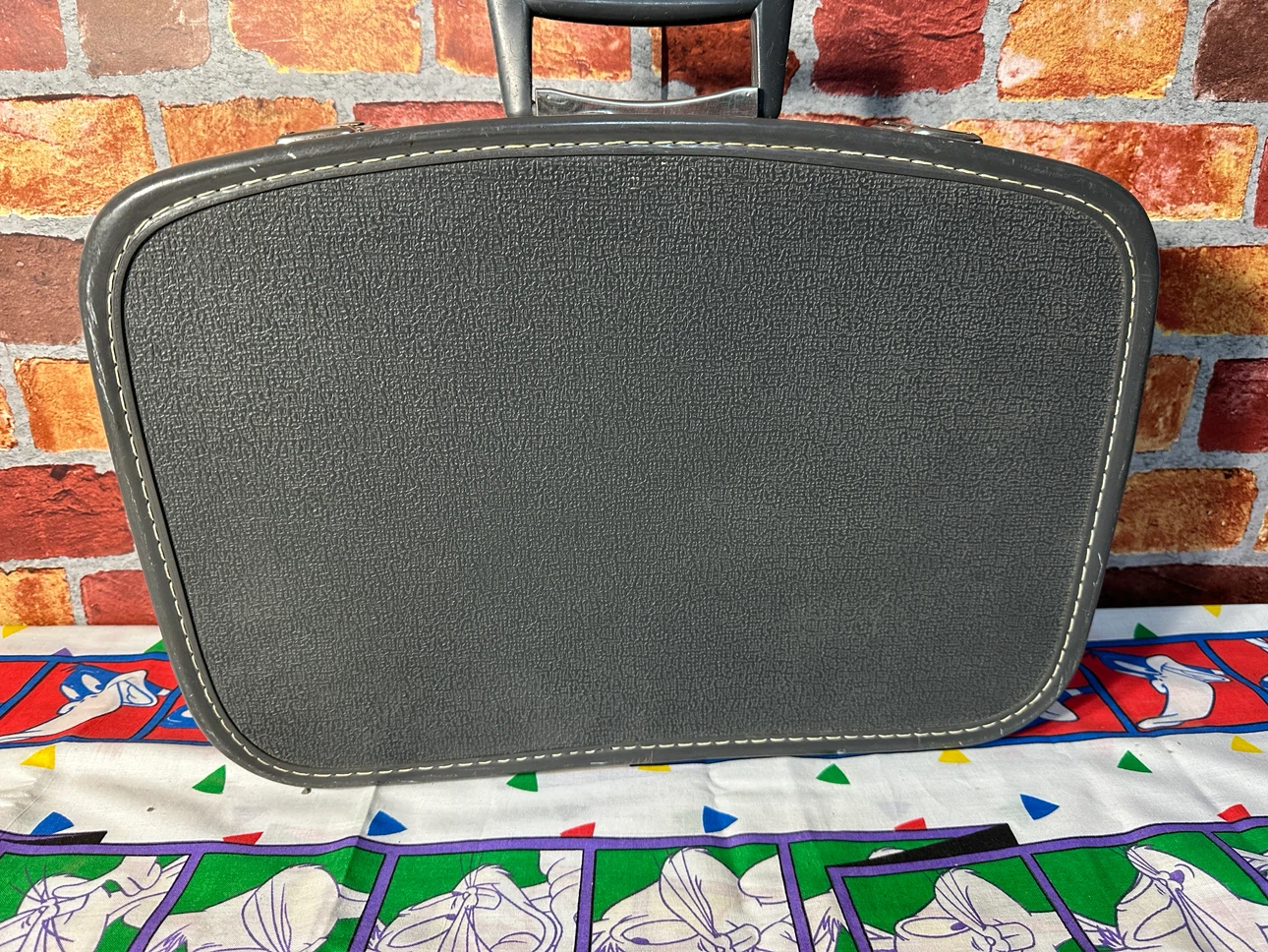 Vintage Holiday Luggage Montreal Suitcase - photo 5