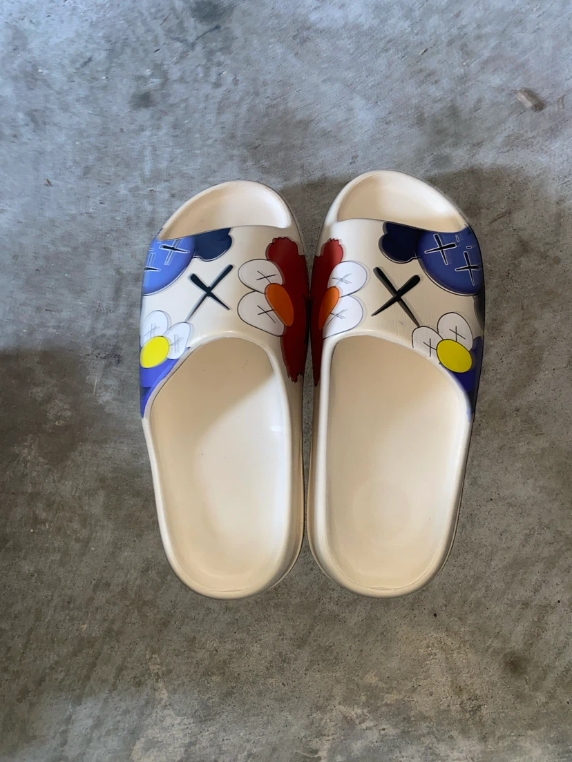 KAWS Graphic Slides