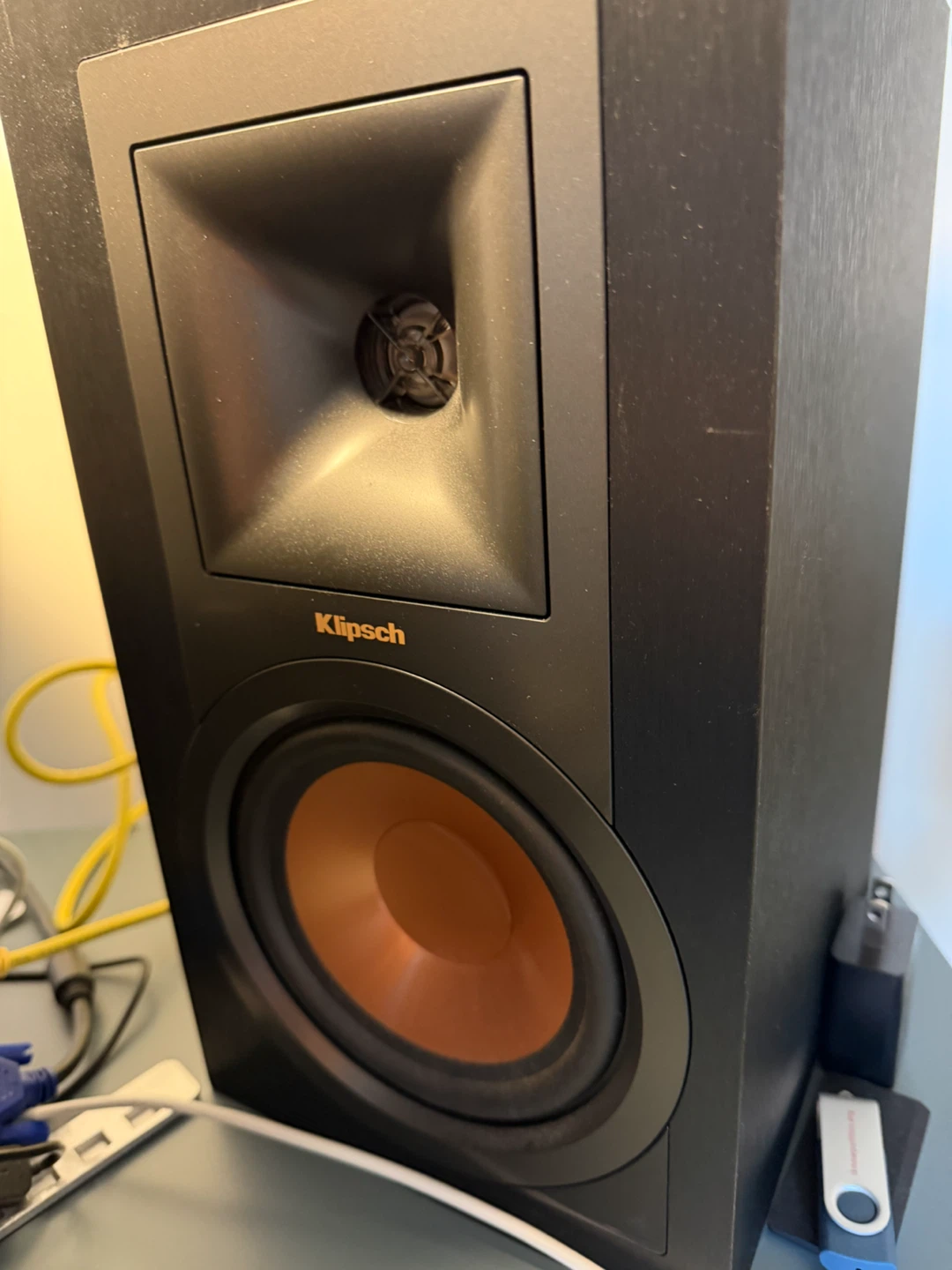 Klipsch R-15PM Bookshelf Speakers - photo 3