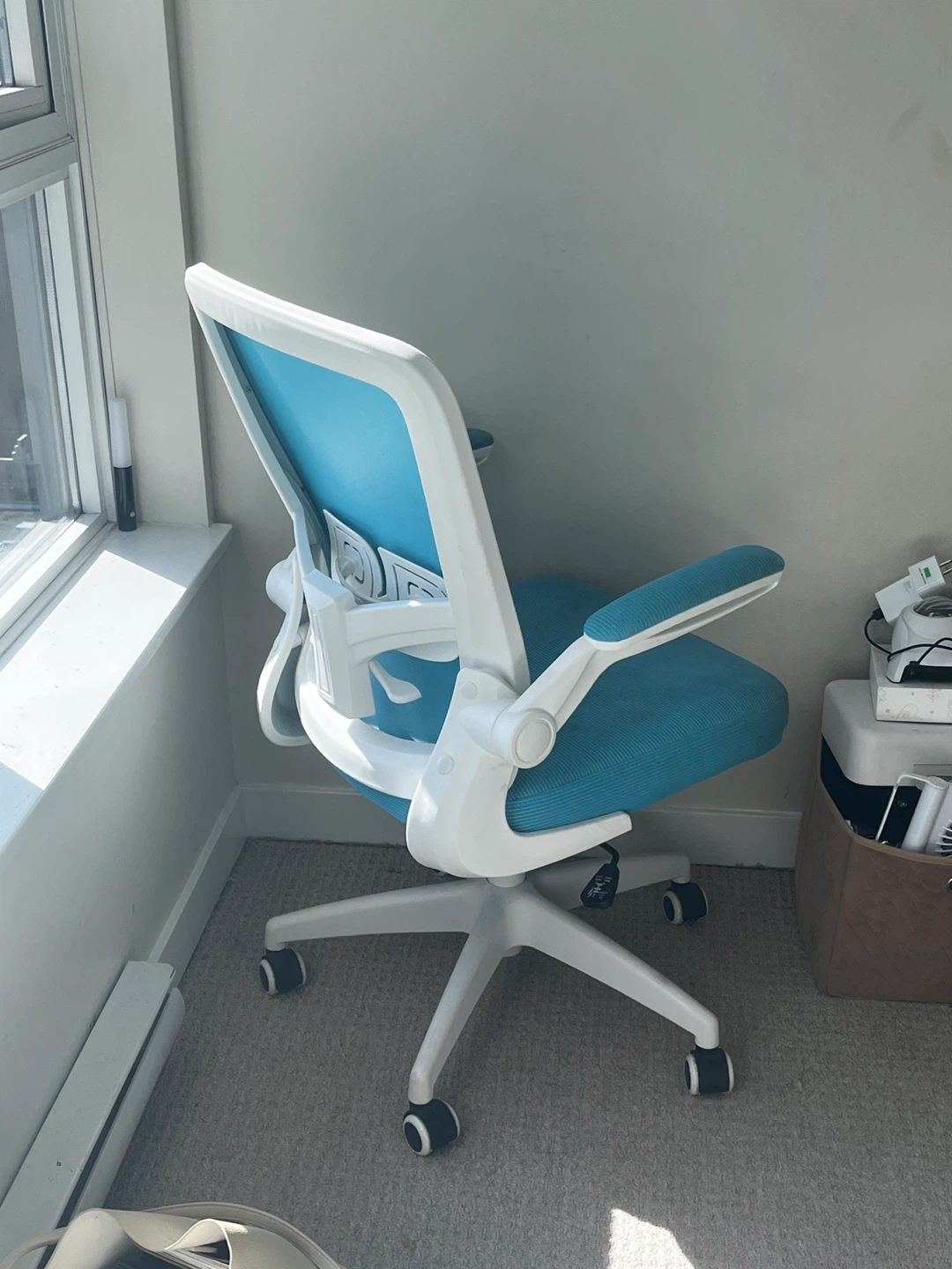 Blue & White Office Chair - photo 3