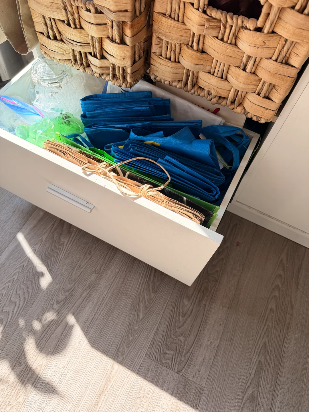 MOVING  SALE - Kitchen Island with Storage - photo 4