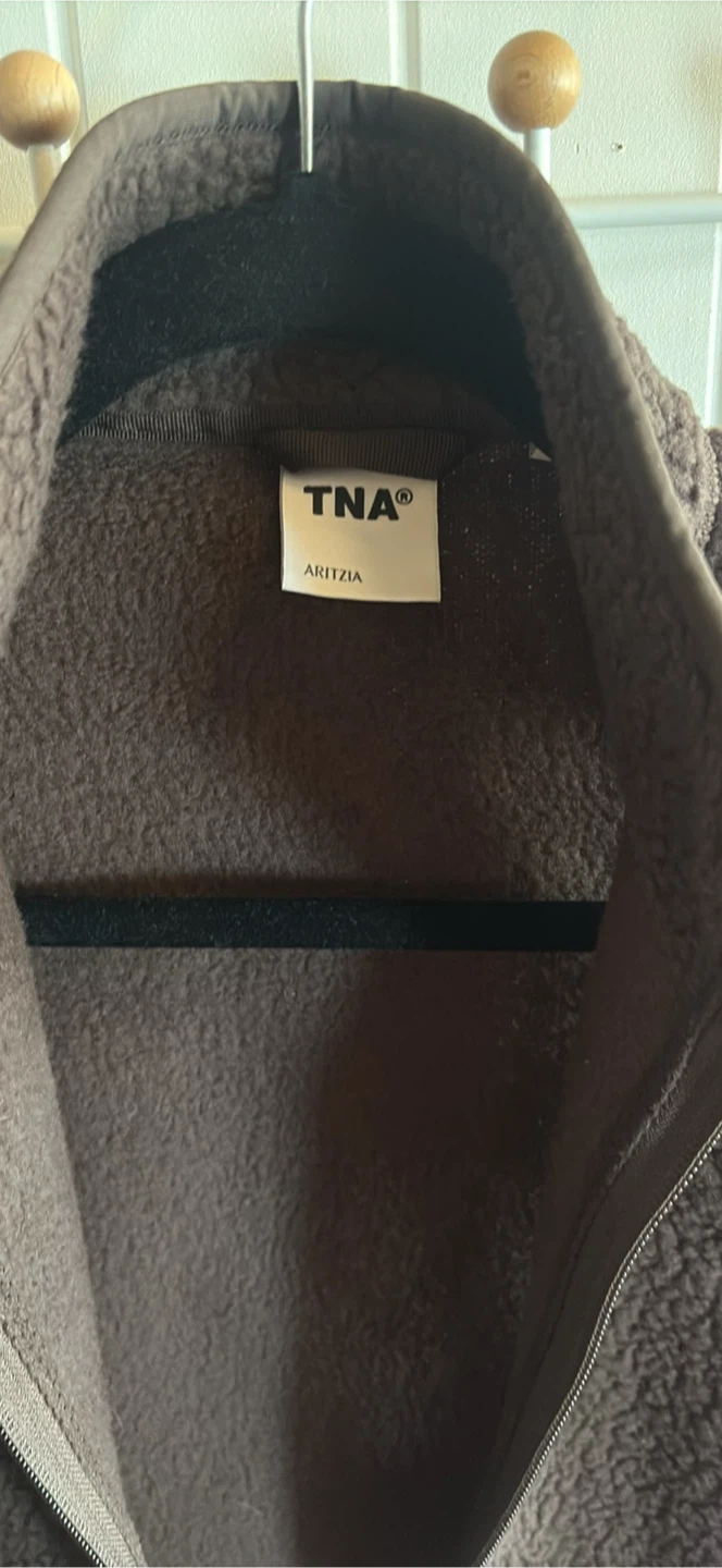 Aritzia TNA Sherpa Fleece Vest – Size 2XS
