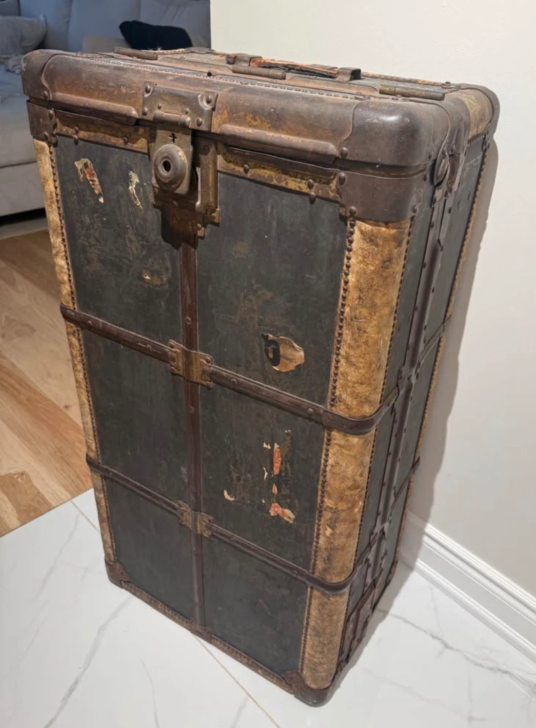 Vintage Steamer Wardrobe Trunk - photo 2