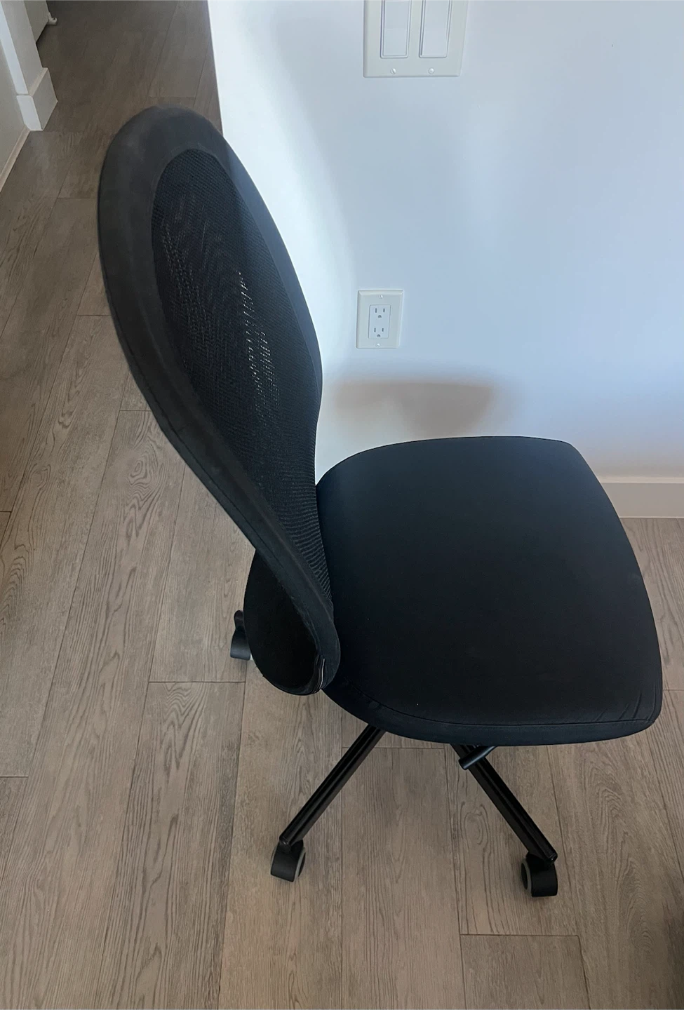 Black Mesh Office Chair - photo 2