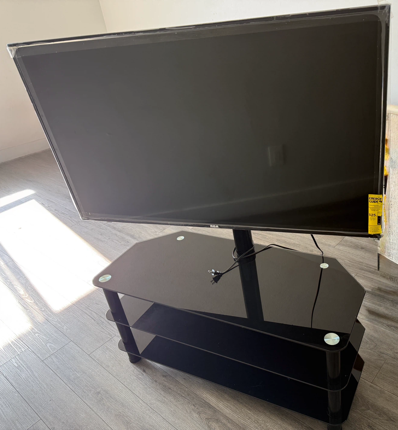 50" RCA Android TV 4K HDR - Smart TV along with TV stand - photo 4