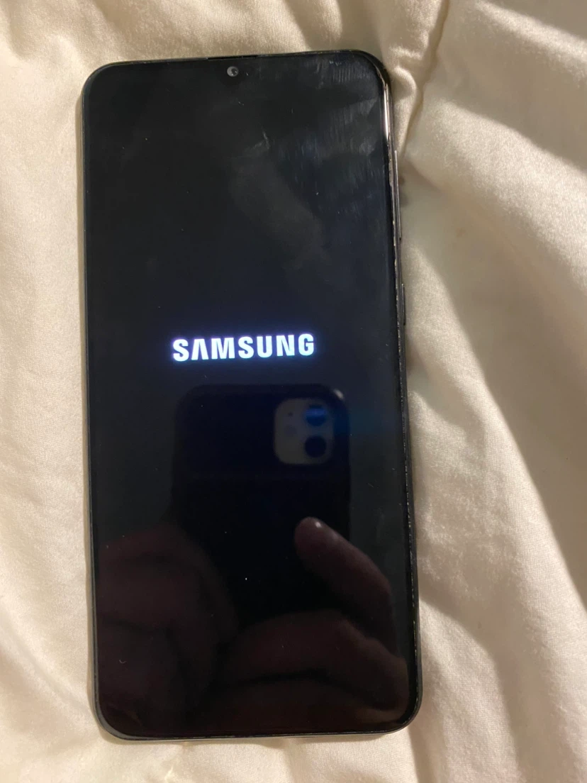 Samsung Galaxy A20 Smartphone with Case - photo 2