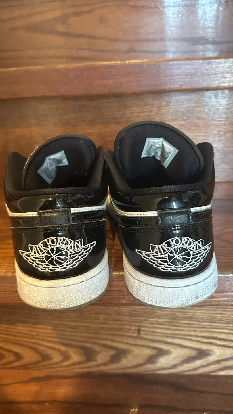 Air Jordan 1 Low Black and White Size 9.5 - photo 3