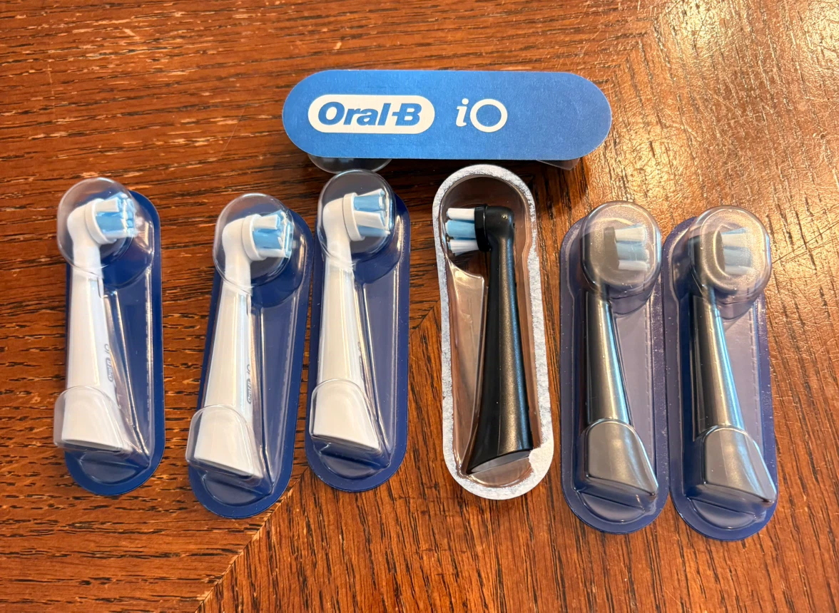 Oral-B iO Replacement Brush Heads - 6 units