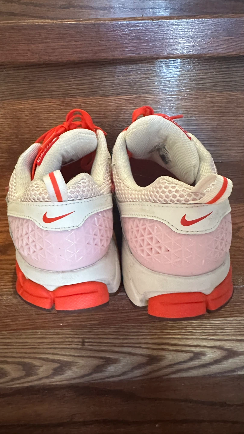 Nike Kids Running Shoes Size 6Y - photo 3