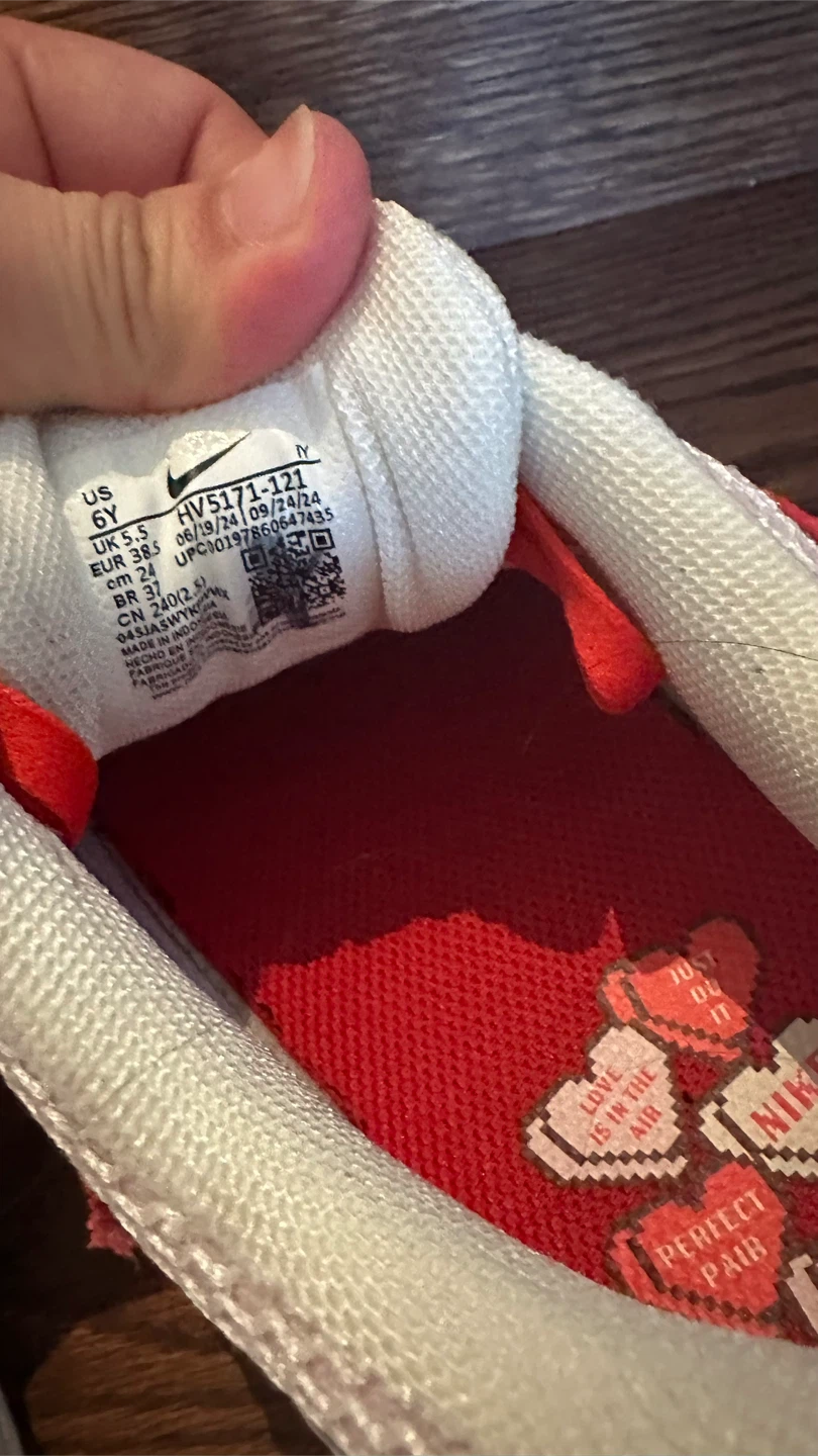 Nike Kids Running Shoes Size 6Y - photo 4