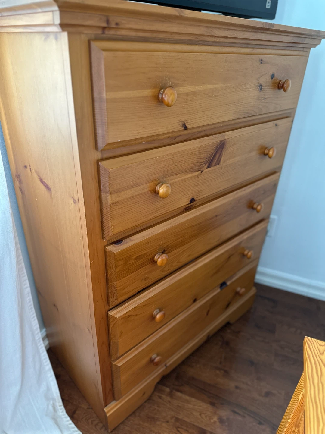 Solid Wood 5-Drawer Dresser