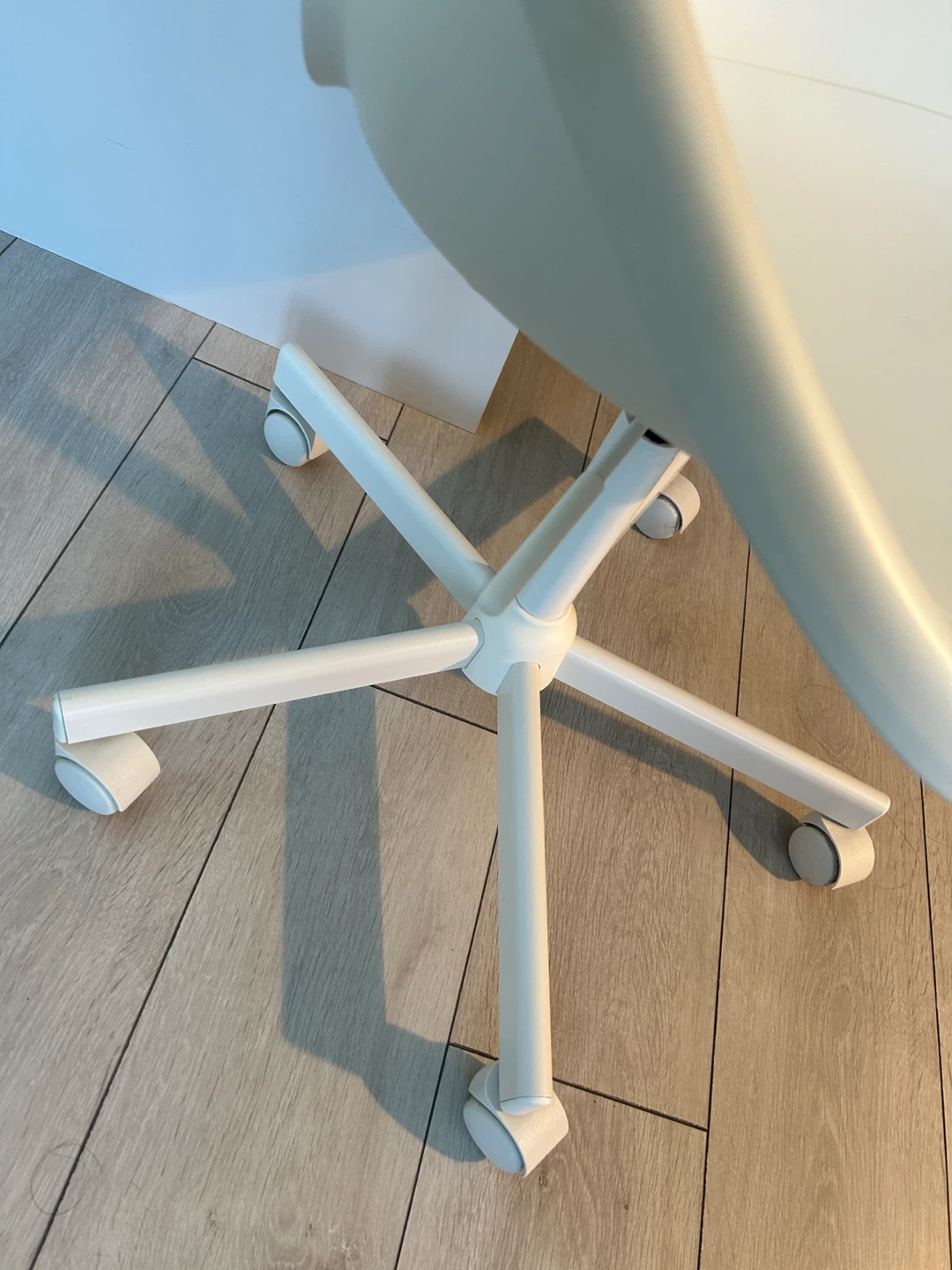 IKEA swivel chair - photo 2