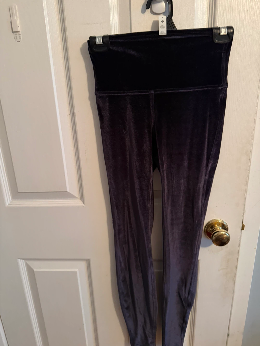 Lululemon velour velvet leggings size 4 tight 28