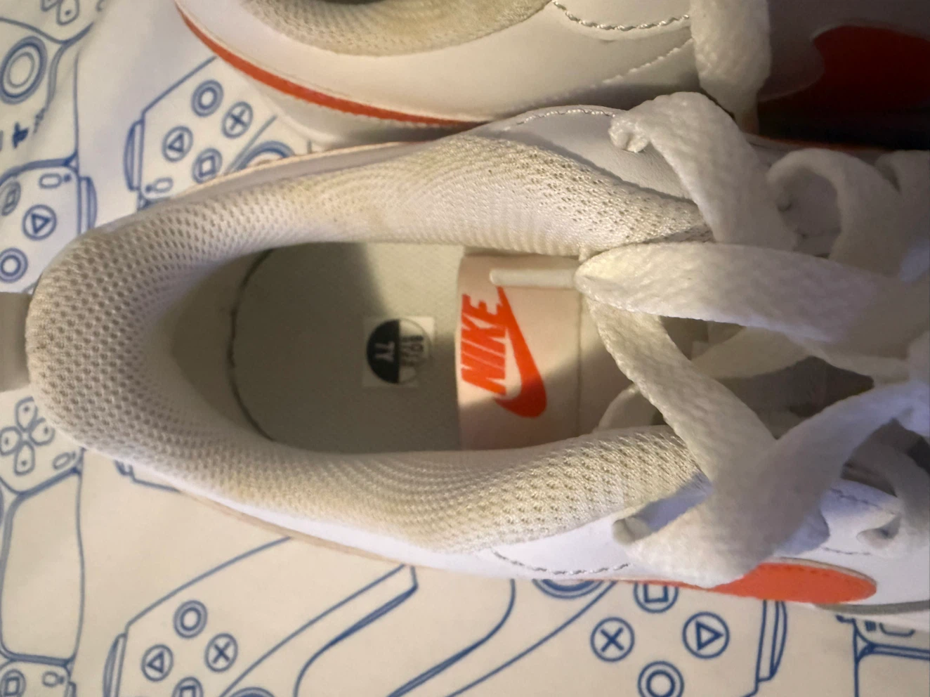 Nike Kids Shoes White and Orange Size 7Y - photo 2