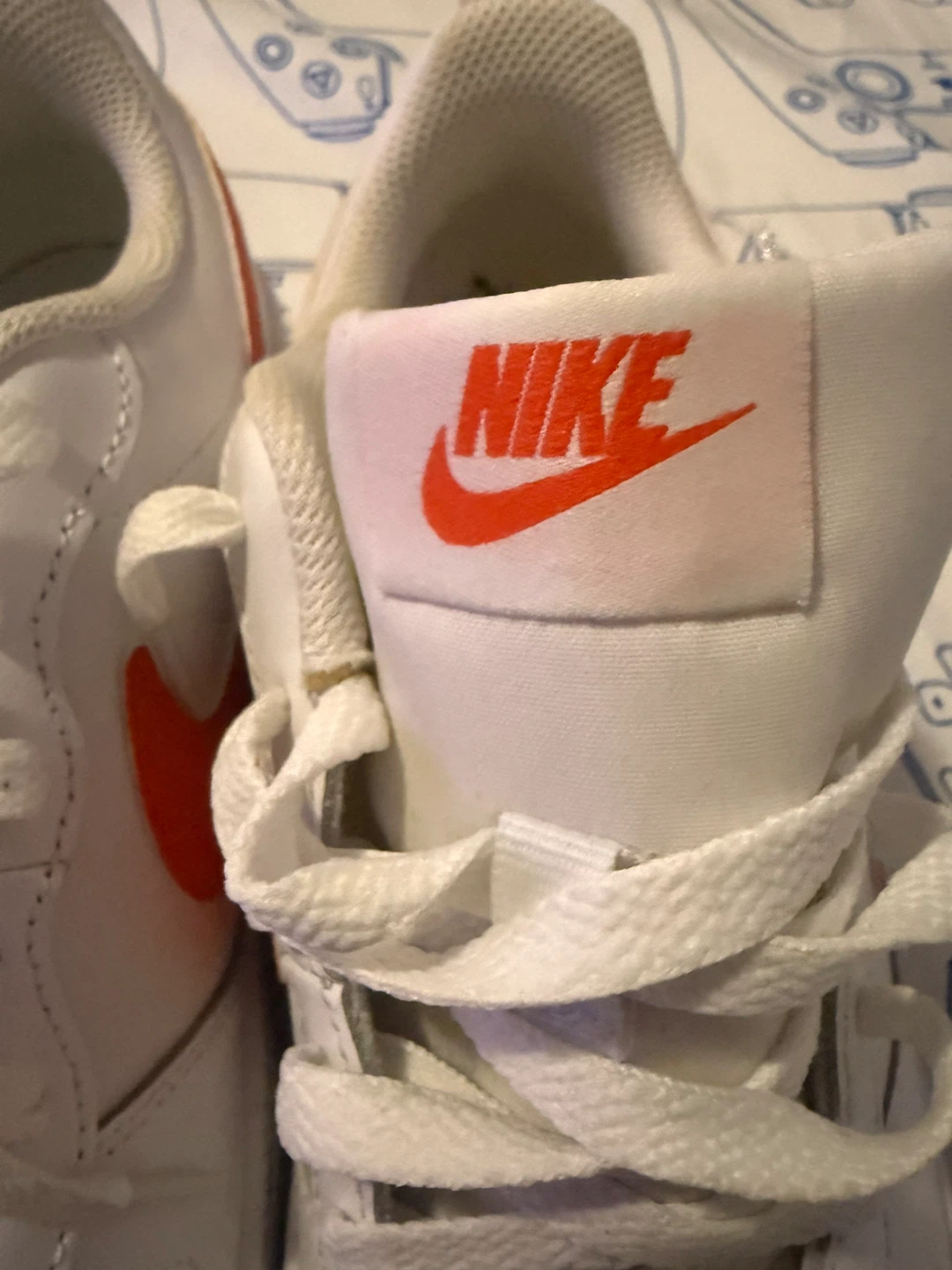 Nike Kids Shoes White and Orange Size 7Y - photo 4