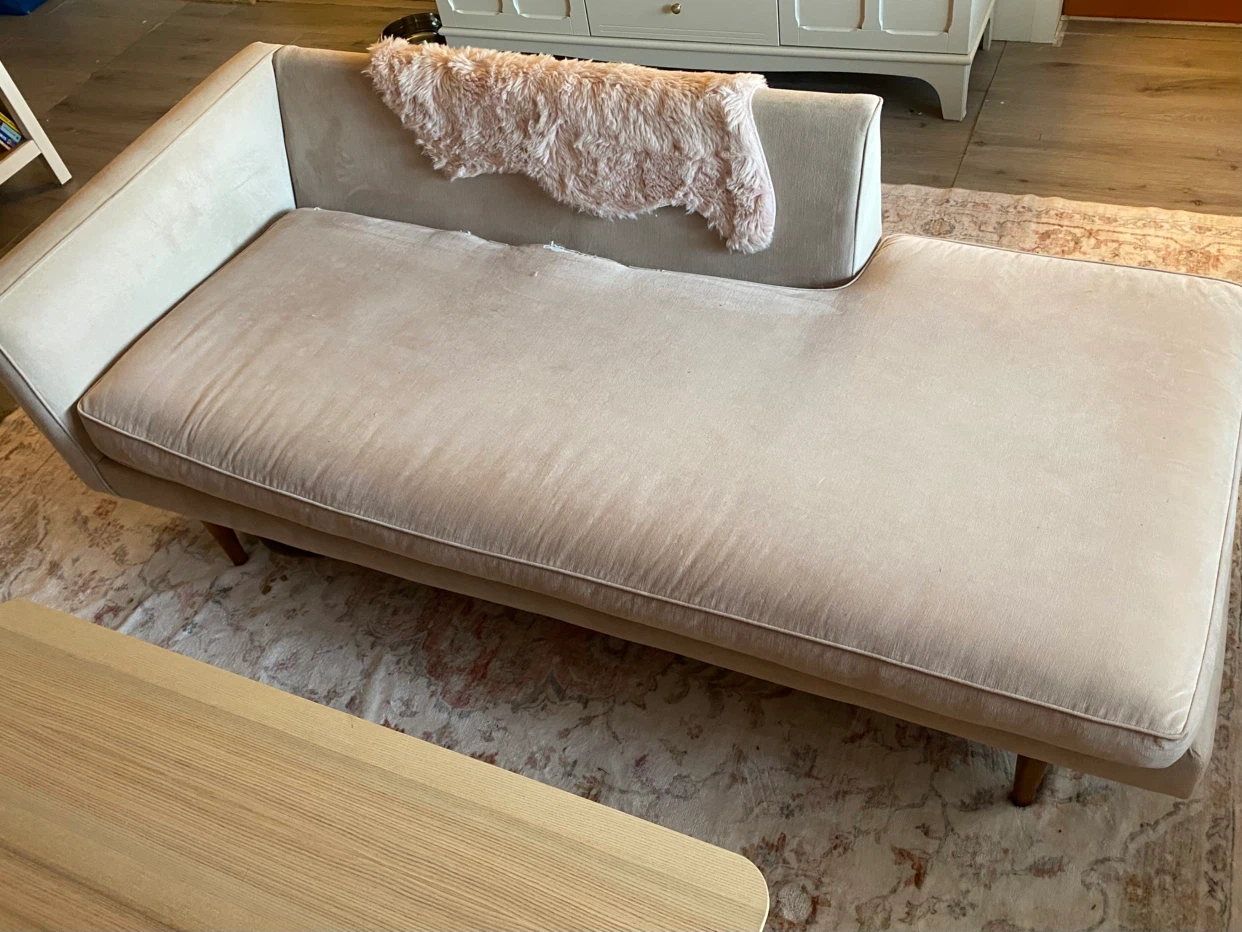 Soft Pink Velvet Chaise - photo 3