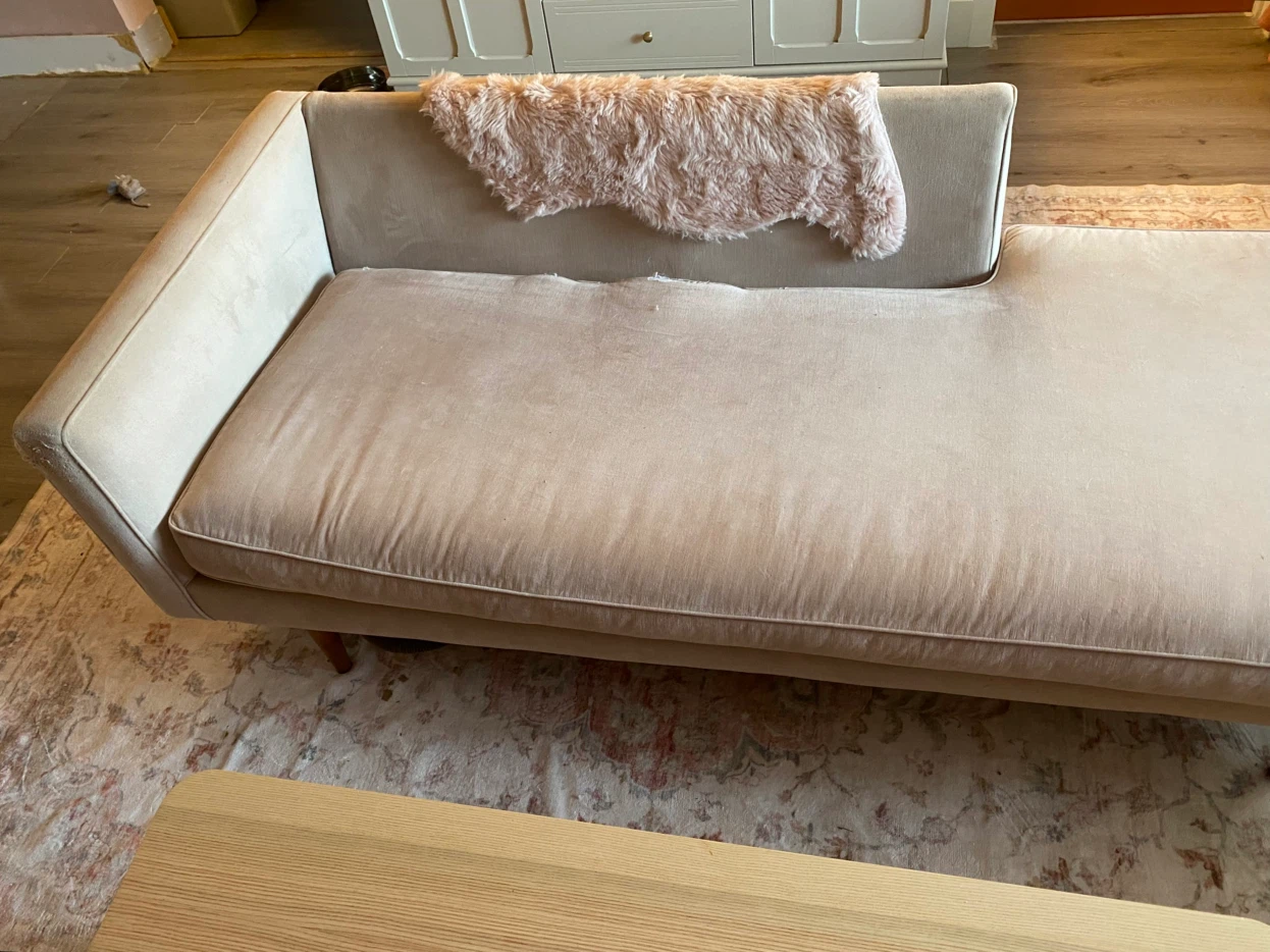 Soft Pink Velvet Chaise - photo 4