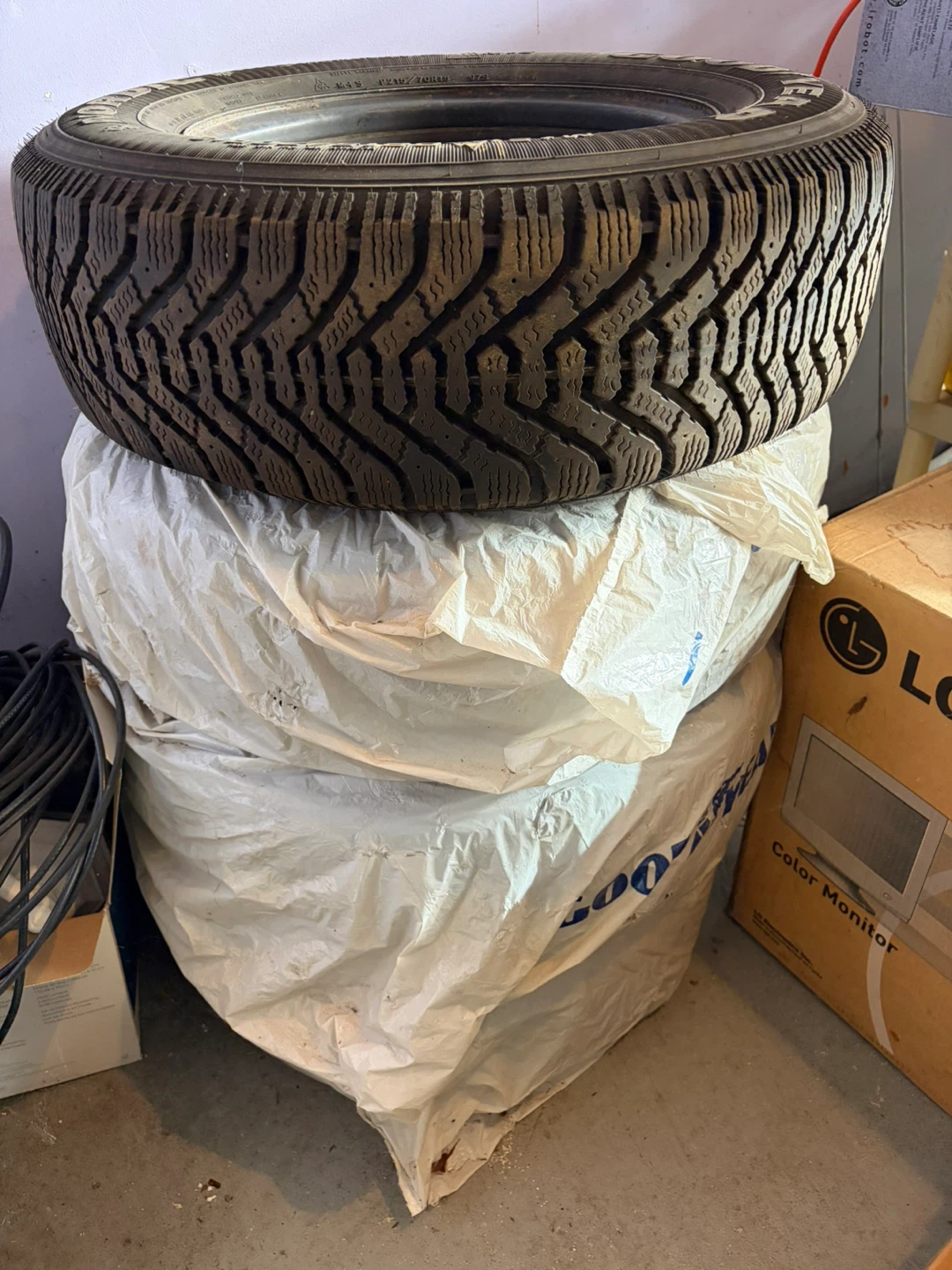 Goodyear Nordic Winter Tires P215/70R15 - photo 3