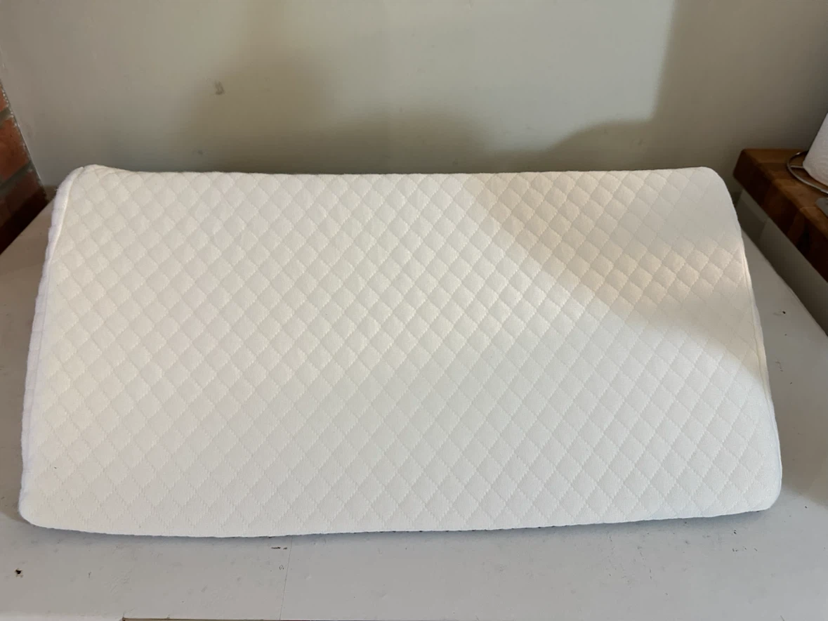 White Wedge Pillow - photo 3