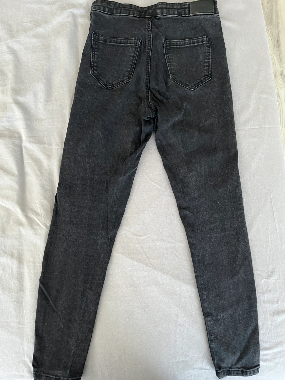 Urban Revivo High Rise Skinny Ankle Jeans – Washed Black - photo 2