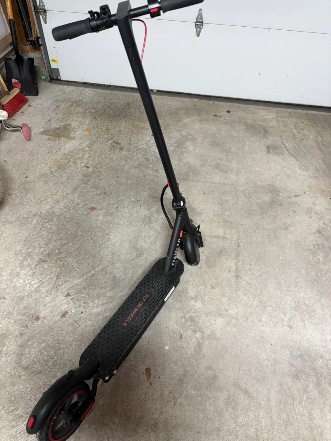 Fly on Wheels Flash 3.0 Electric Scooter