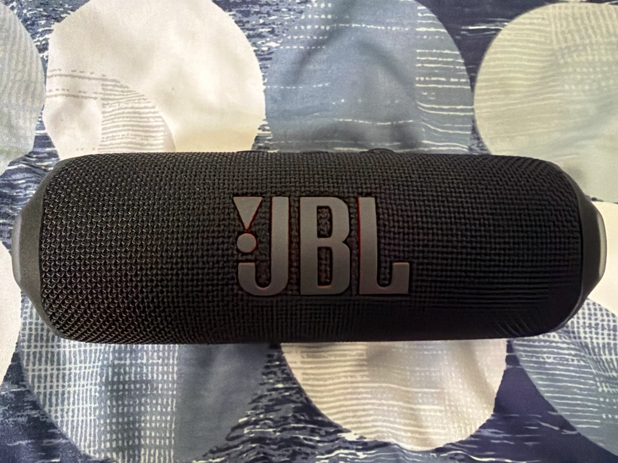 JBL Flip 7 Portable Bluetooth Speaker