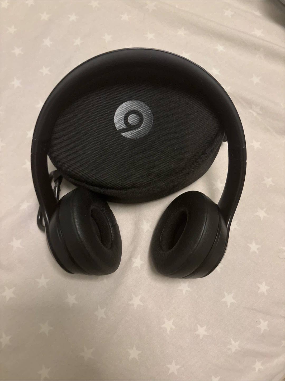 Black Beats Headphones with Carrying Case - photo 2
