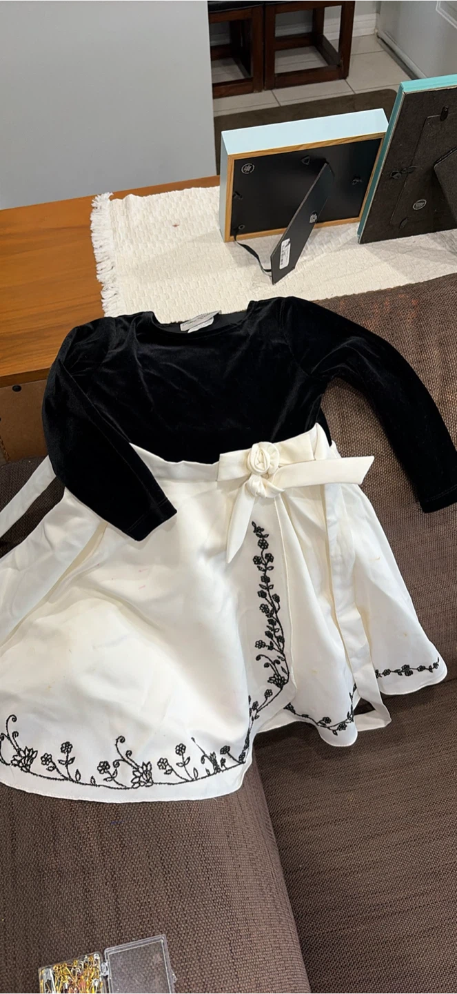 Rare Editions black and white dress, size 4T