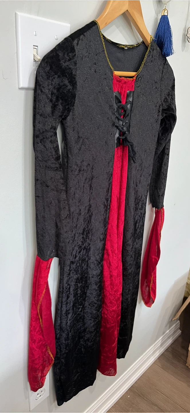 Black and Red Velvet Style Costume Dress - photo 4