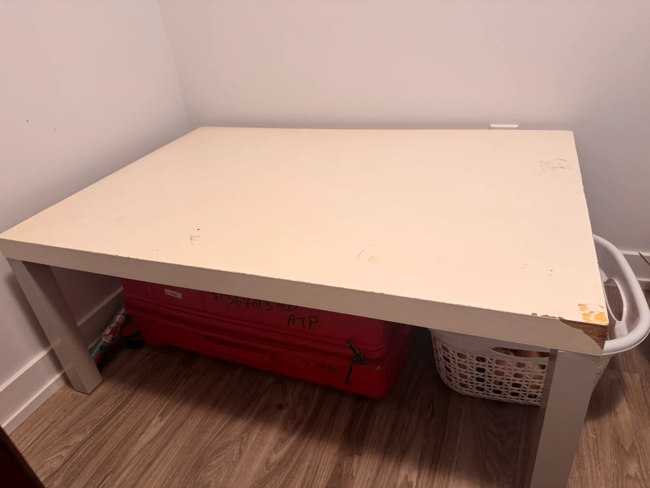 White Rectangular Table - photo 3