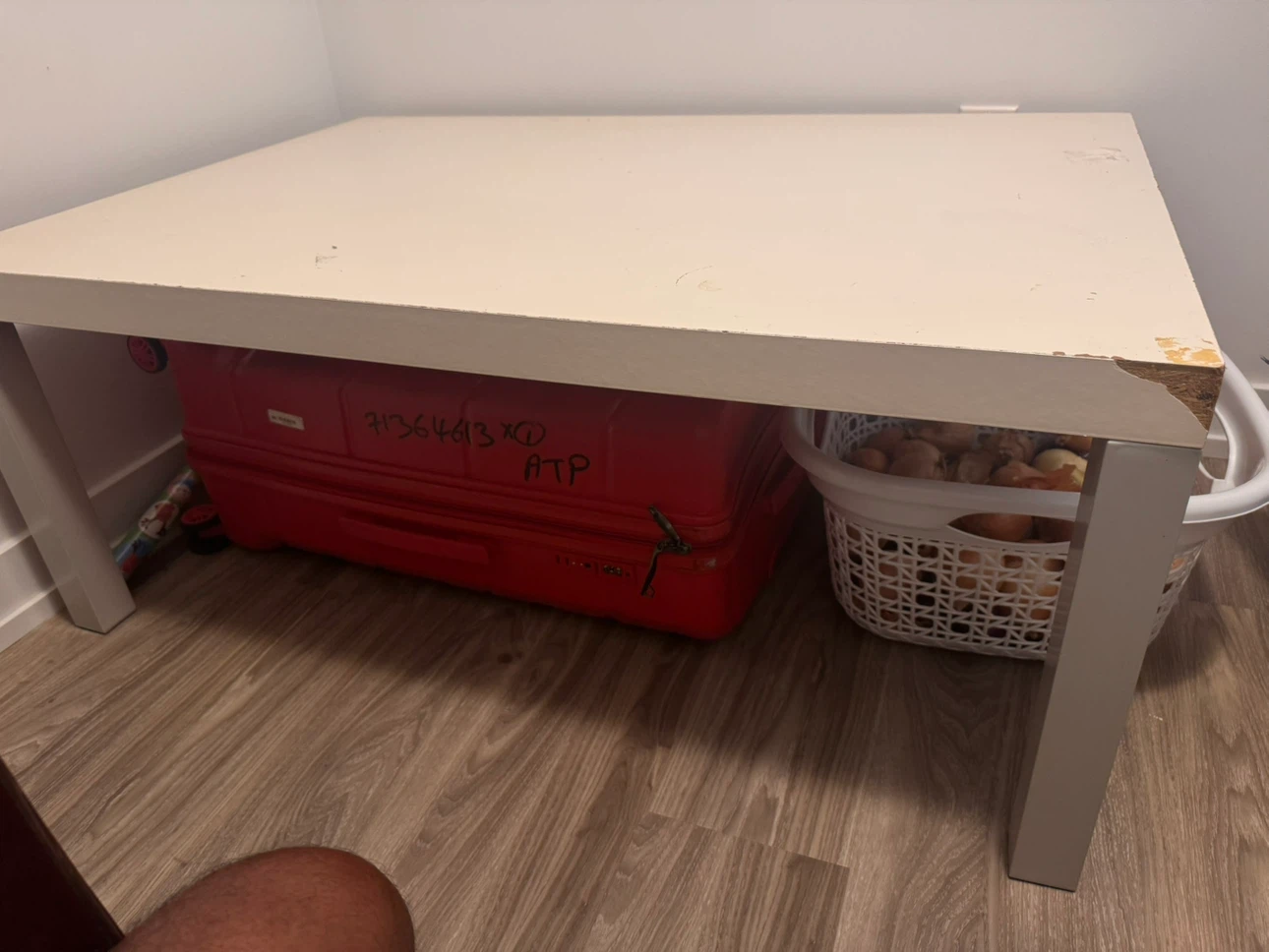 White Rectangular Table - photo 5