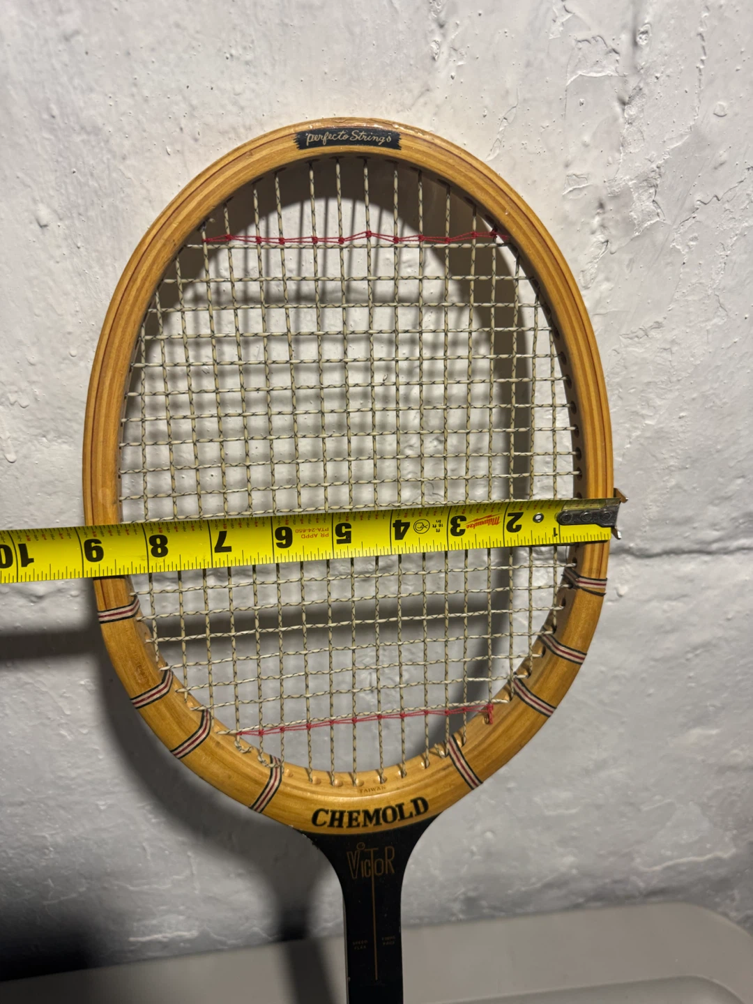 Vintage Chemold Victor Wood Tennis Racket - photo 3