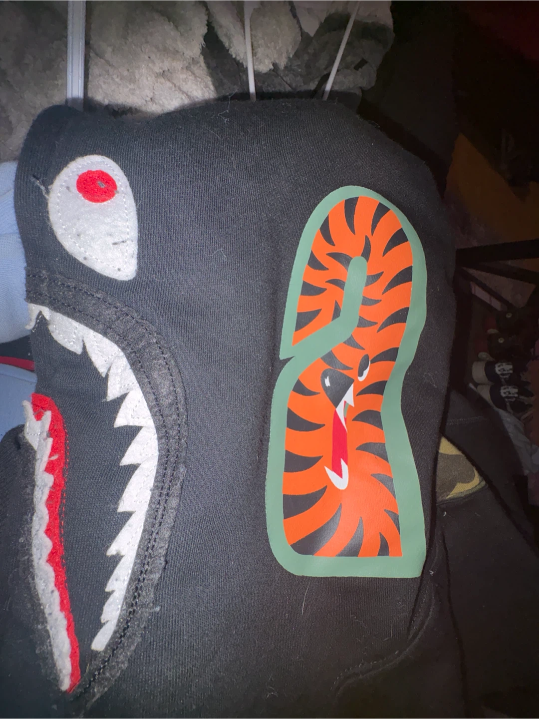 Bape zipper broken